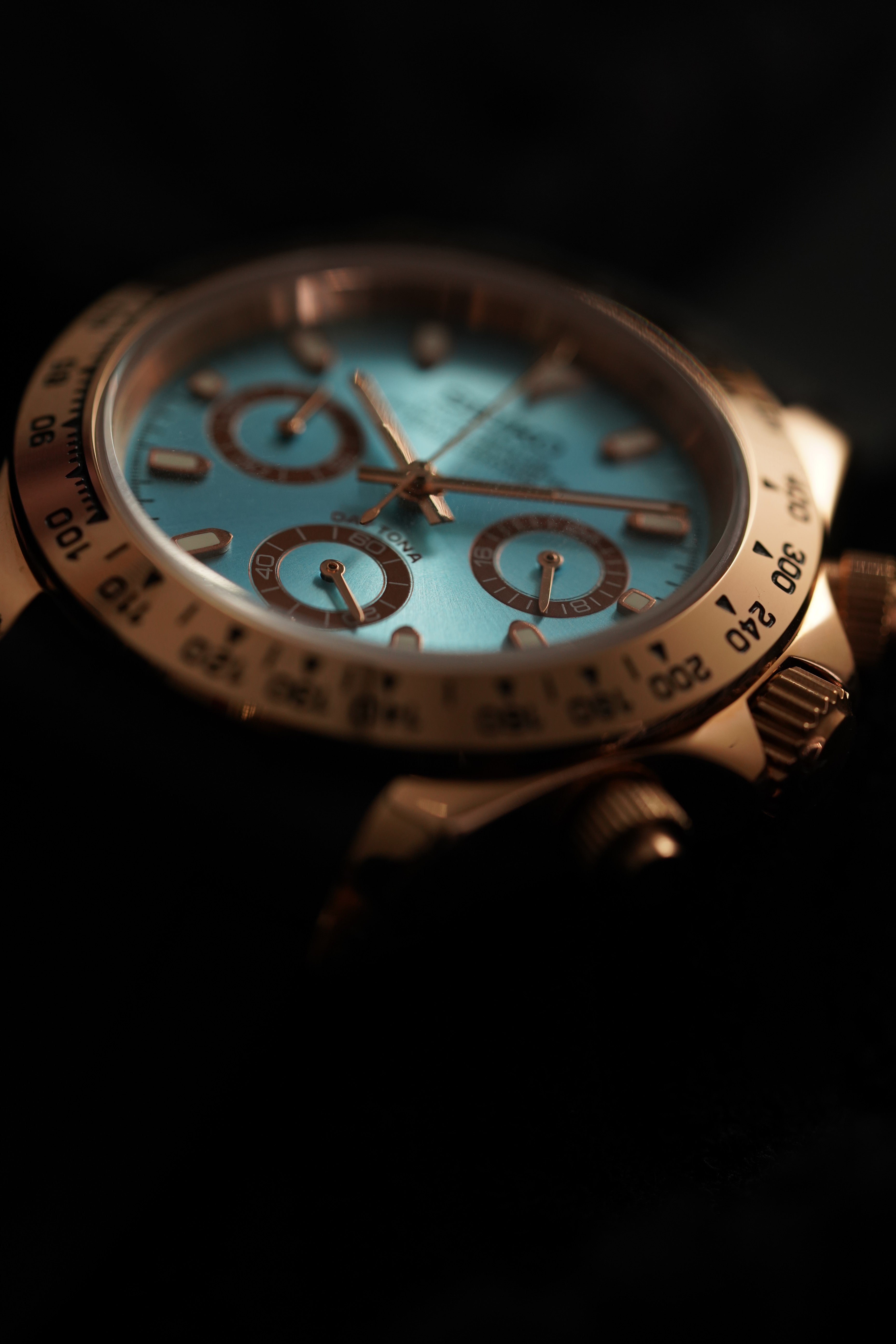 Seiko Tona | Gold & Tiffany Blue